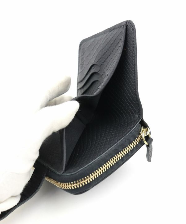 原産国イタリアイルビゾンテ　パイソン　エンボス　オールジップ　二つ折り財布　ブラック　黒