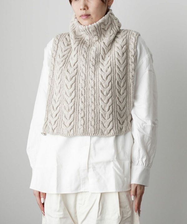 unfil(アンフィル)ニットベスト cotton & lambs wool cable-knit neck