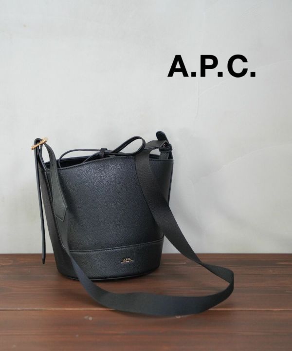 A.P.C.(アー・ペー・セー)ショルダーバッグ SAC ANA SMALL