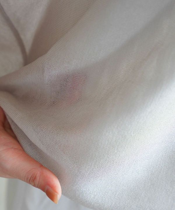 huitieme nid(ユイティーム)シアー肩裾ラウンドプルオーバー | BLEU